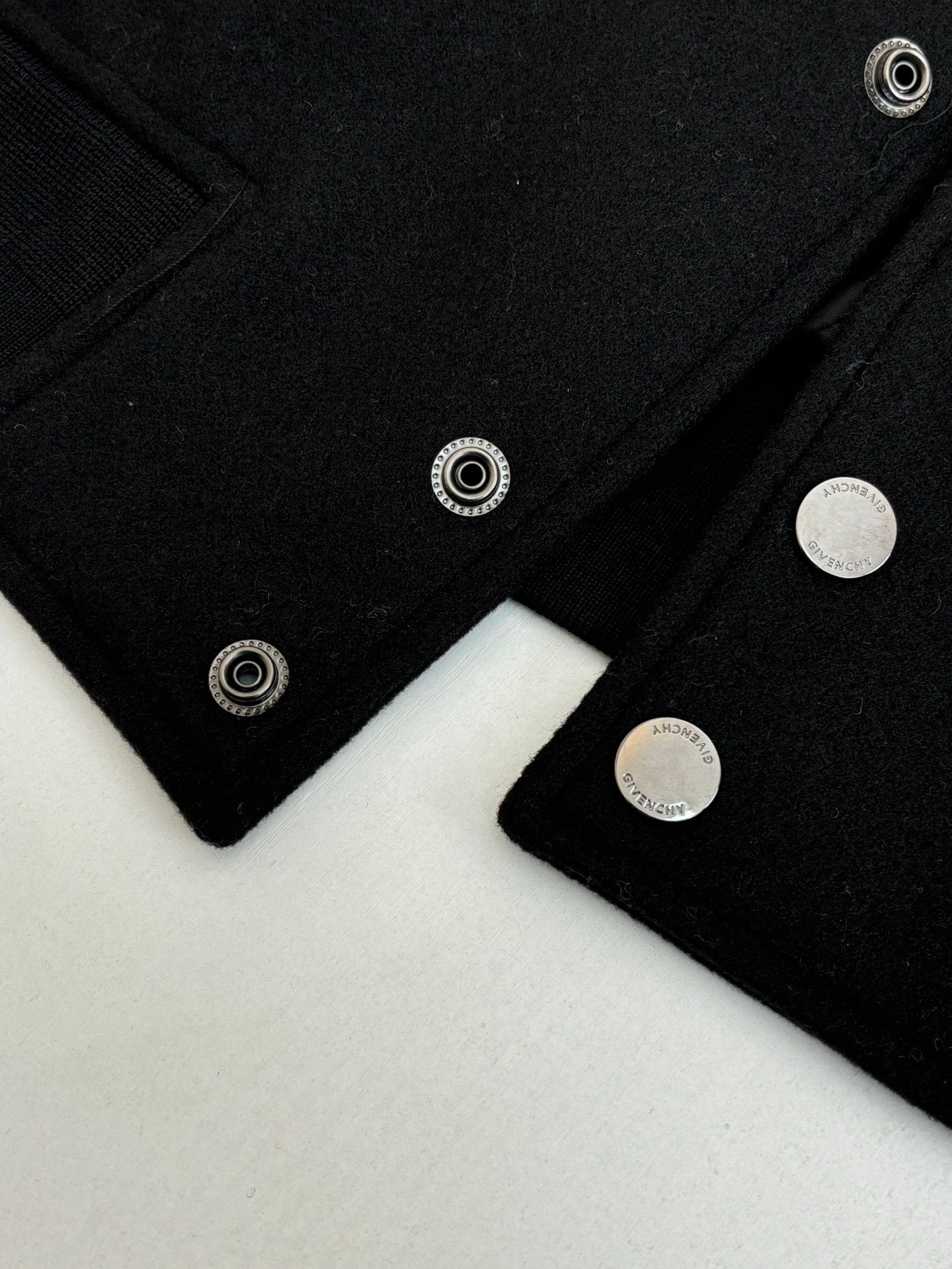 260106 New high-quality solid-color dark wool patchwork button-up baseball jacket