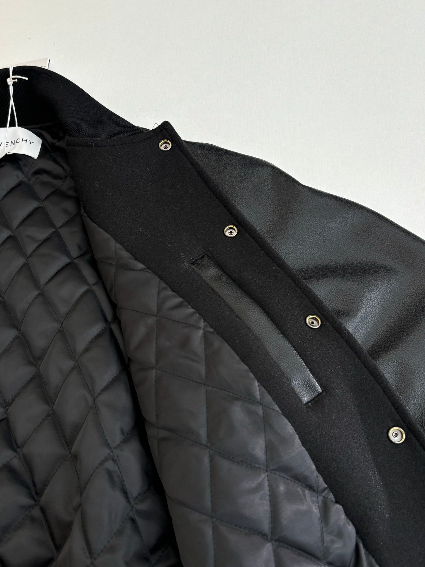 260106 New high-quality solid-color dark wool patchwork button-up baseball jacket