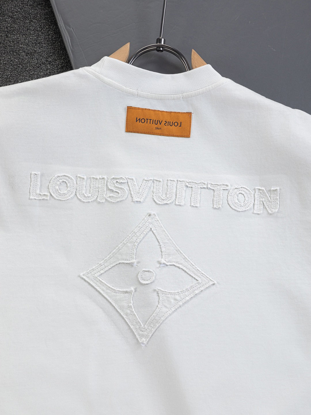 260113 New high-quality distressed same-color patchwork embroidered T-shirt