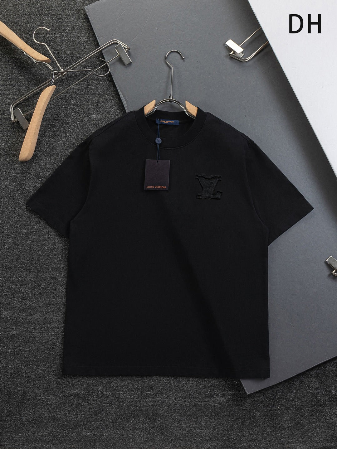 260113 New high-quality distressed same-color patchwork embroidered T-shirt