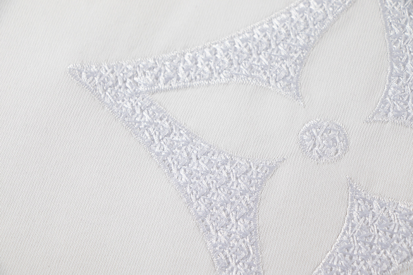 260113 New high-quality solid-color embroidered T-shirt