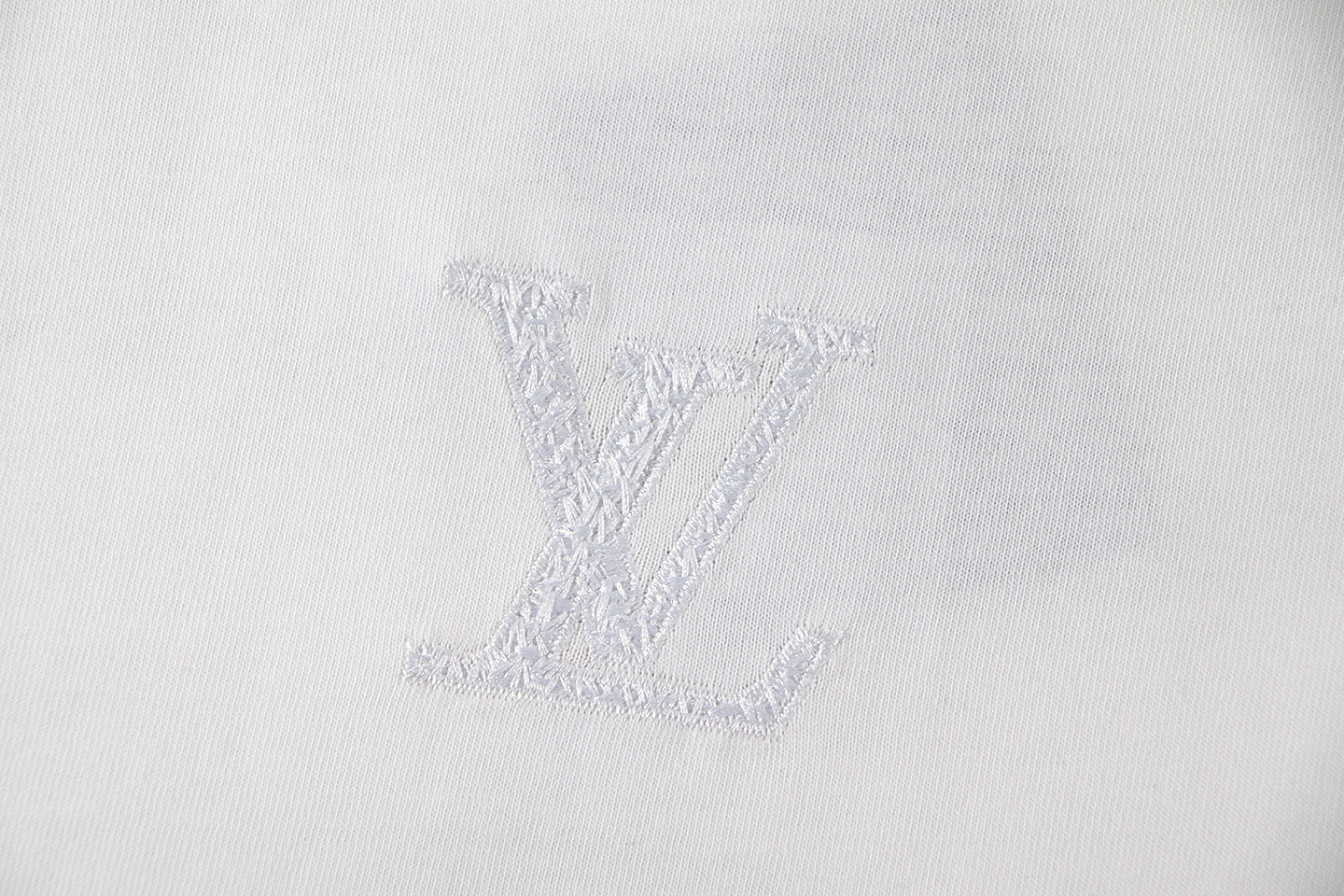 260113 New high-quality solid-color embroidered T-shirt