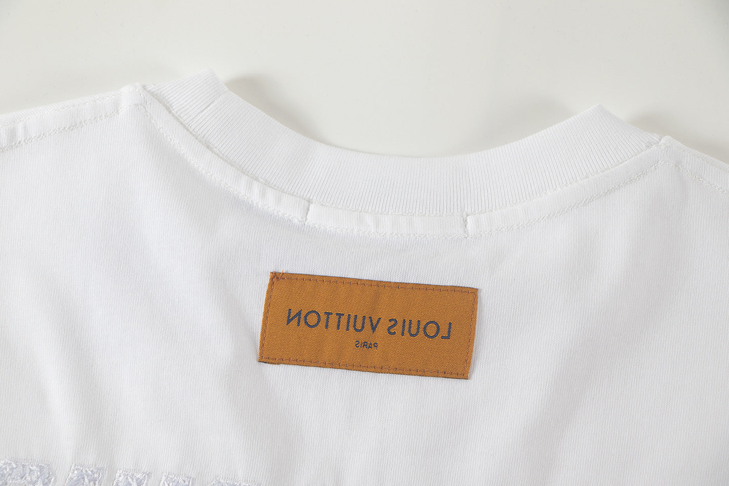260113 New high-quality solid-color embroidered T-shirt