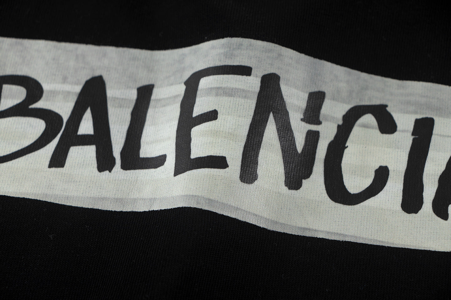 260113 New high-quality classic tape distressed letter T-shirt