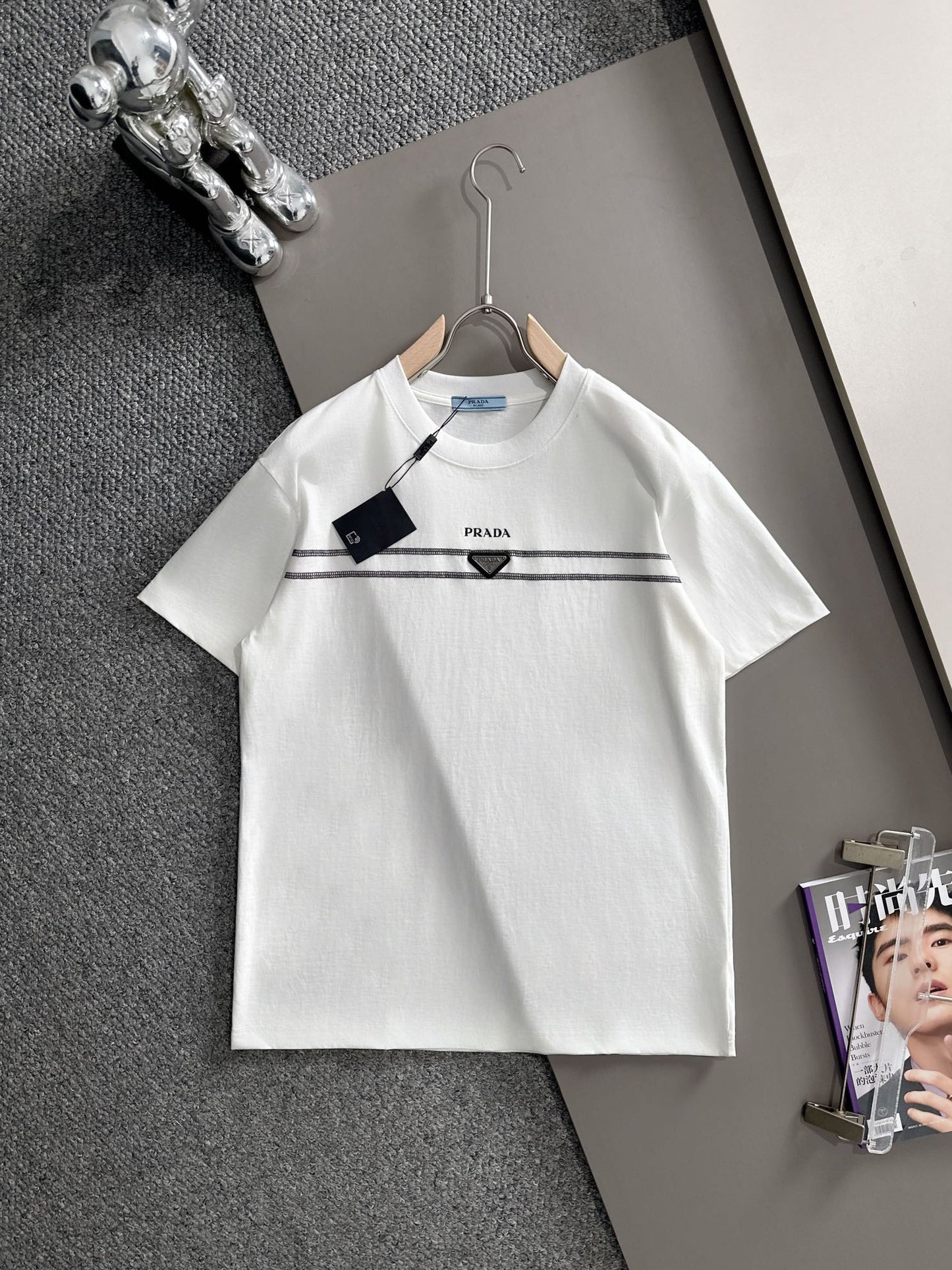260113 New high-quality classic front-logo triangle-pattern T-shirt
