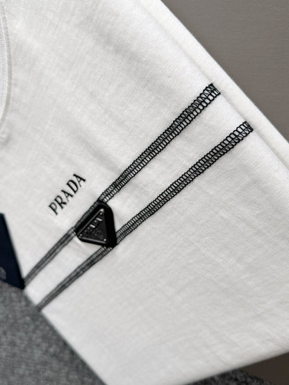260113 New high-quality classic front-logo triangle-pattern T-shirt