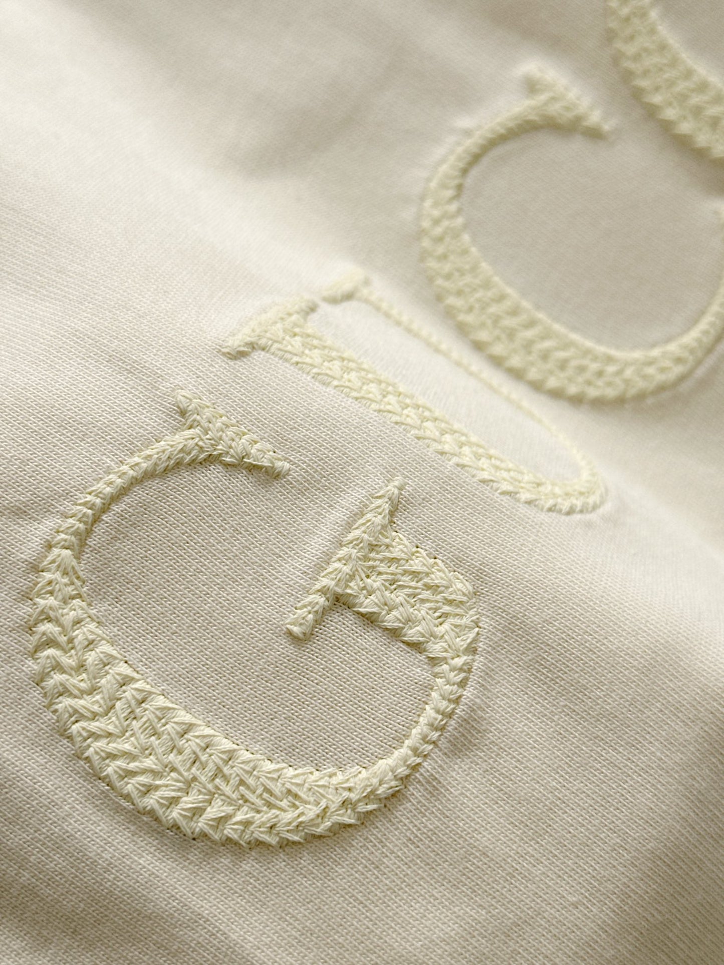 260113 New high-quality embroidered lace patchwork T-shirt