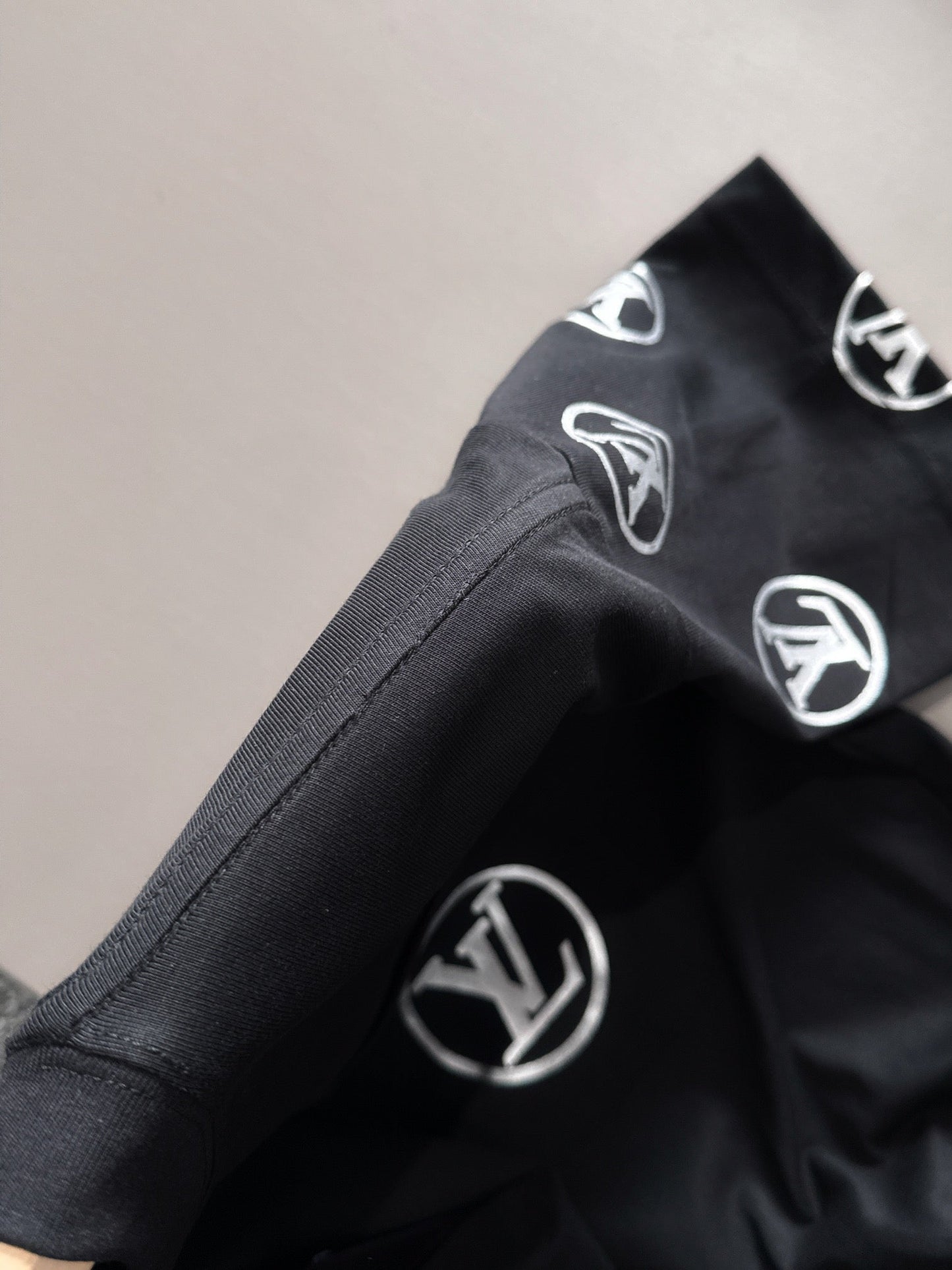 260113 New high-quality T-shirt with pocket sleeves and printed design