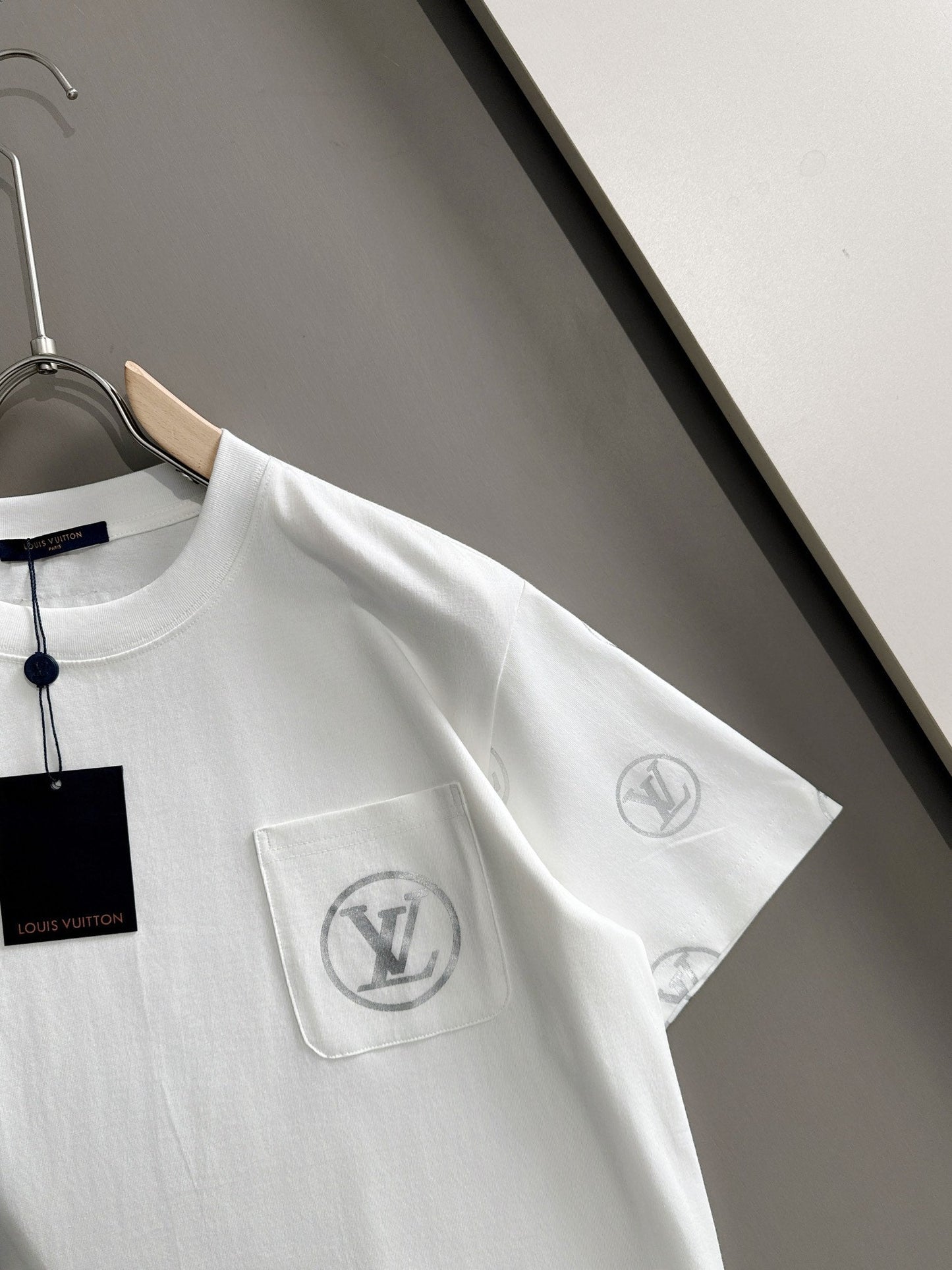 260113 New high-quality T-shirt with pocket sleeves and printed design