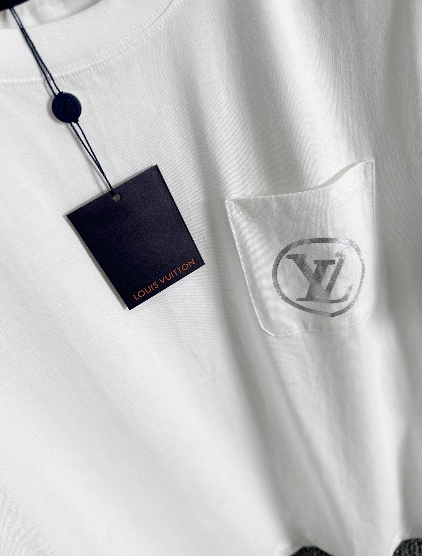 260113 New high-quality T-shirt with pocket sleeves and printed design