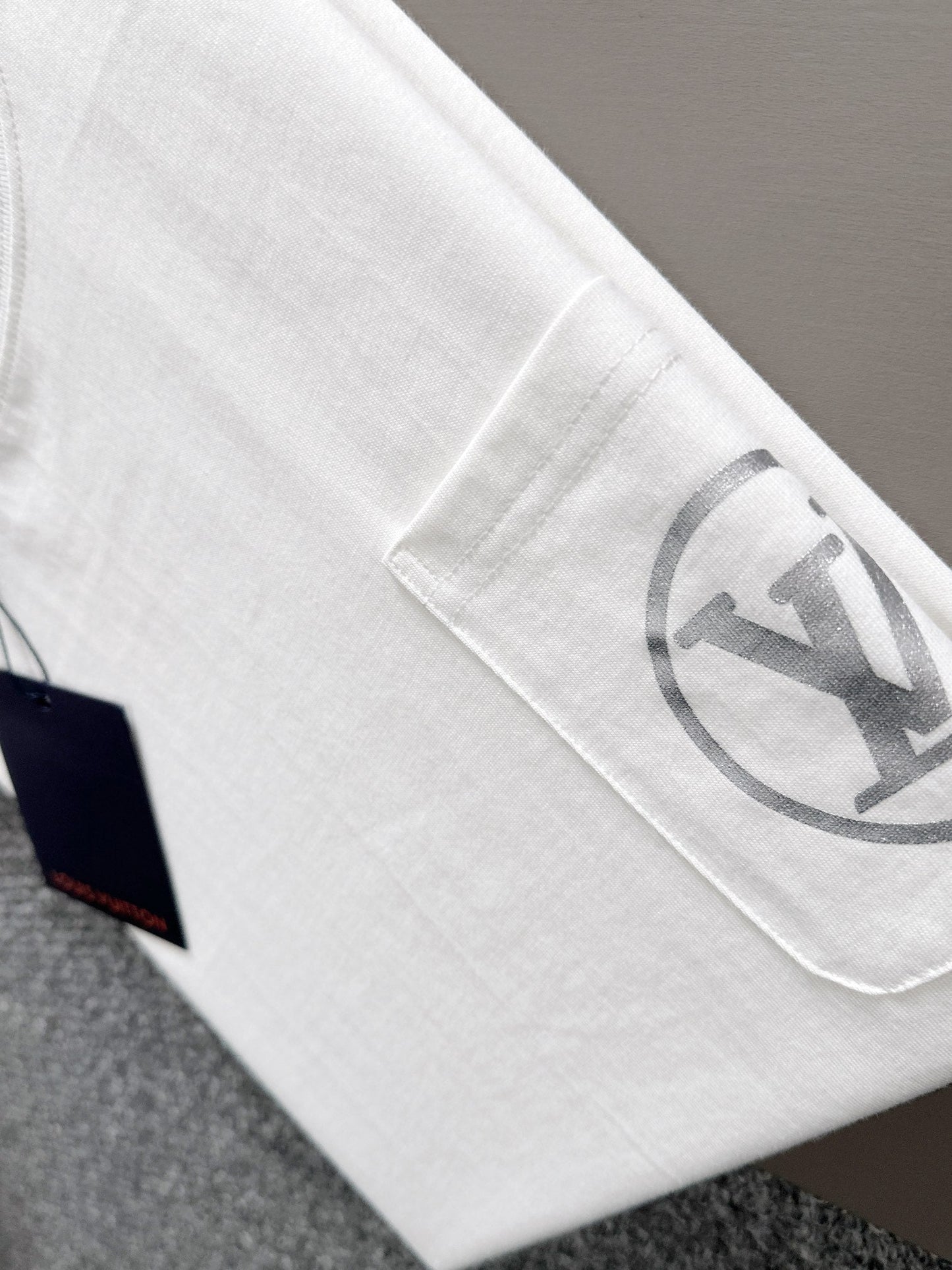 260113 New high-quality T-shirt with pocket sleeves and printed design