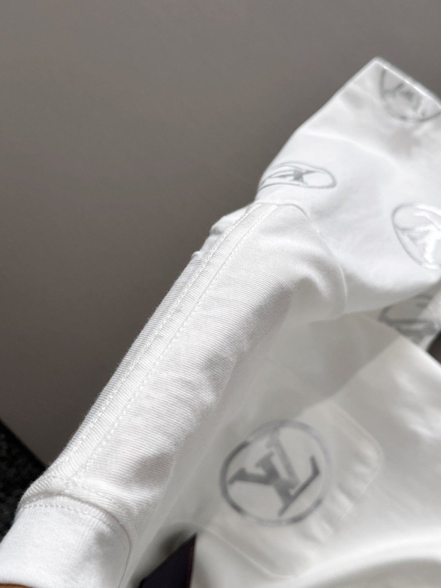 260113 New high-quality T-shirt with pocket sleeves and printed design