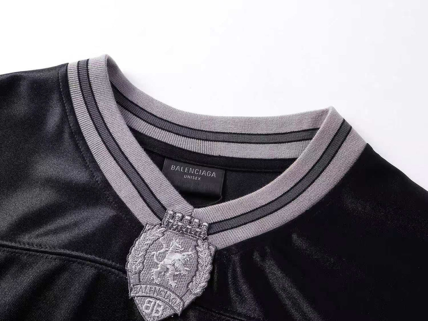 260113 New high-quality heavy-duty V-neck direct-injection printed long-sleeve shirt