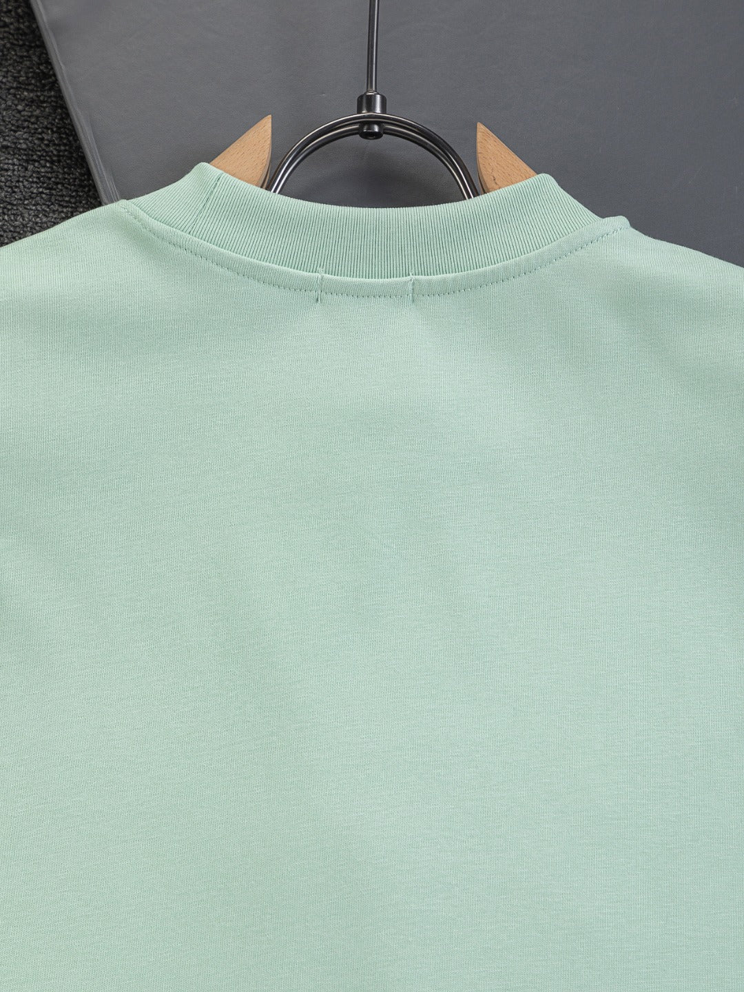260120 New high-quality embroidered T-shirt with font design