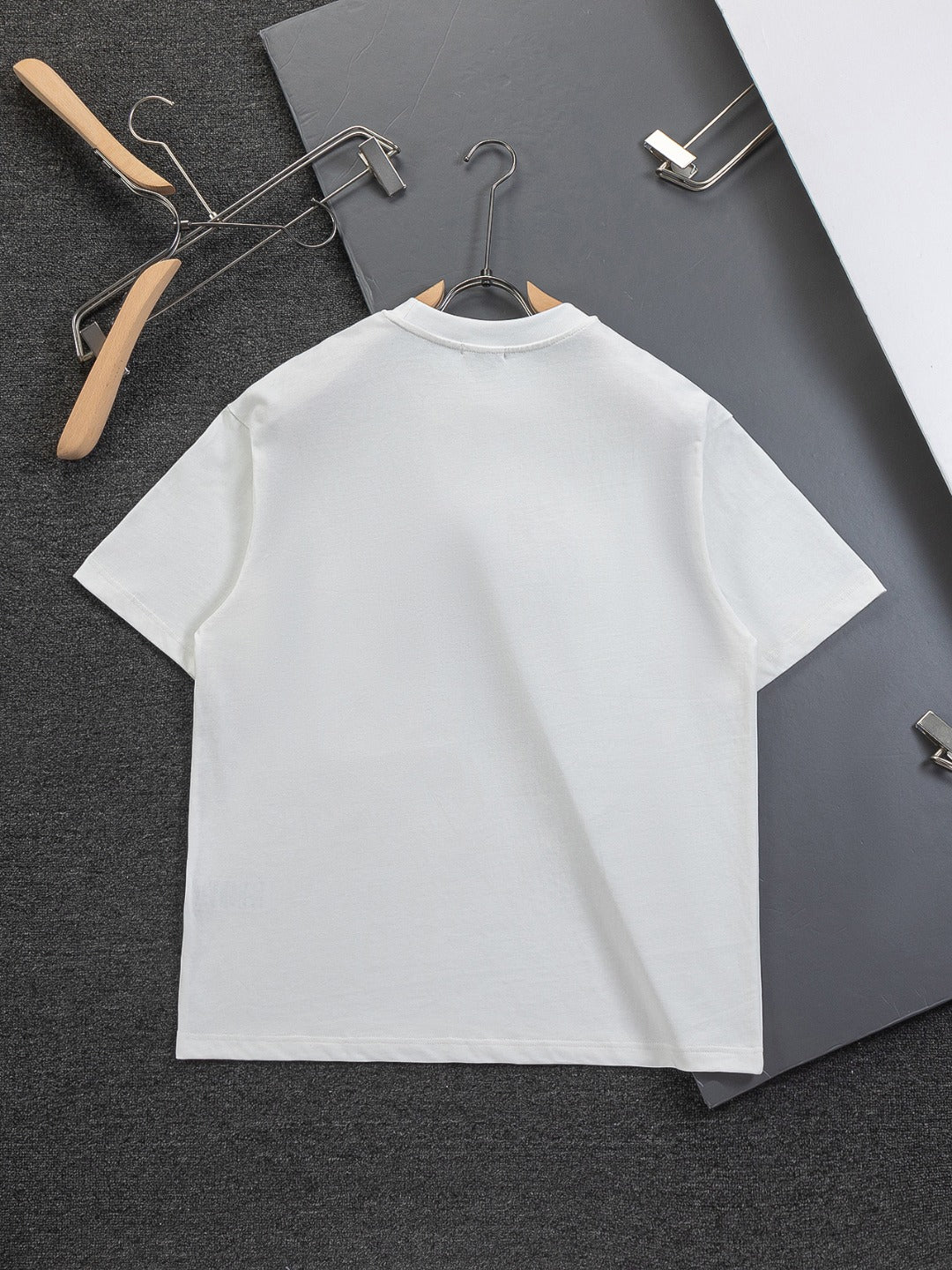 260120 New high-quality embroidered T-shirt with font design