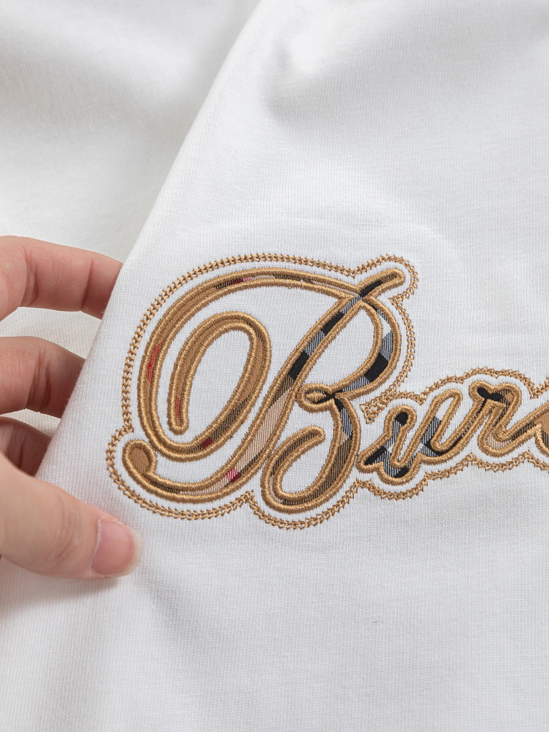 260120 New high-quality embroidered T-shirt with font design