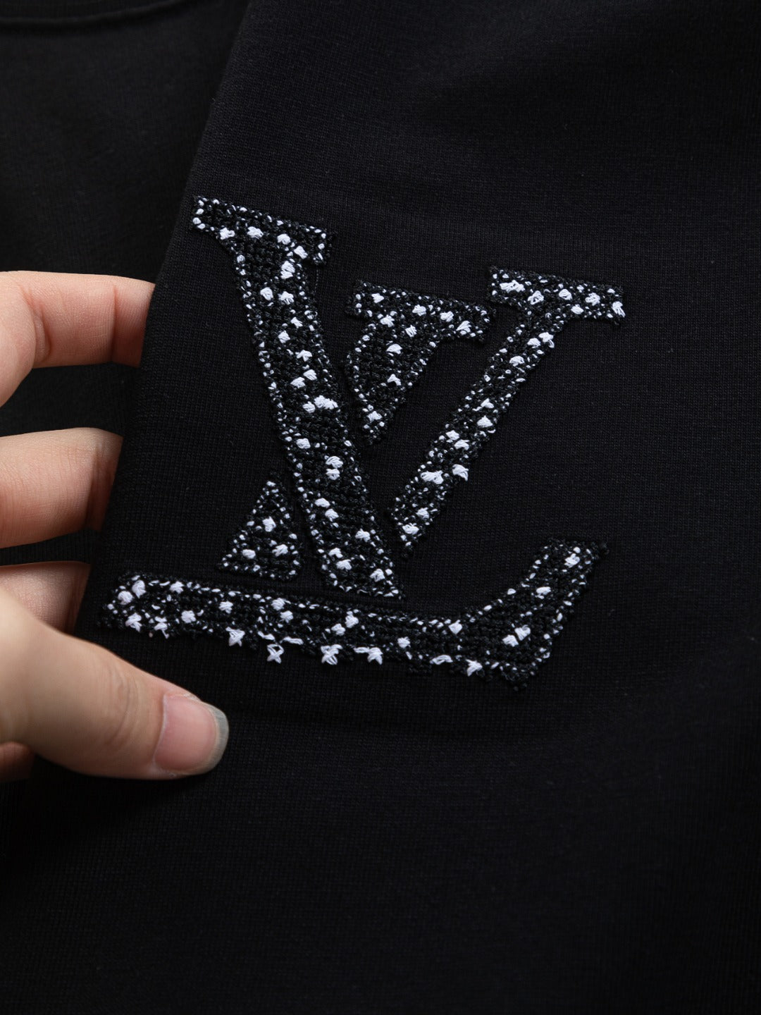 260120 New high-quality special embroidery craft T-shirt