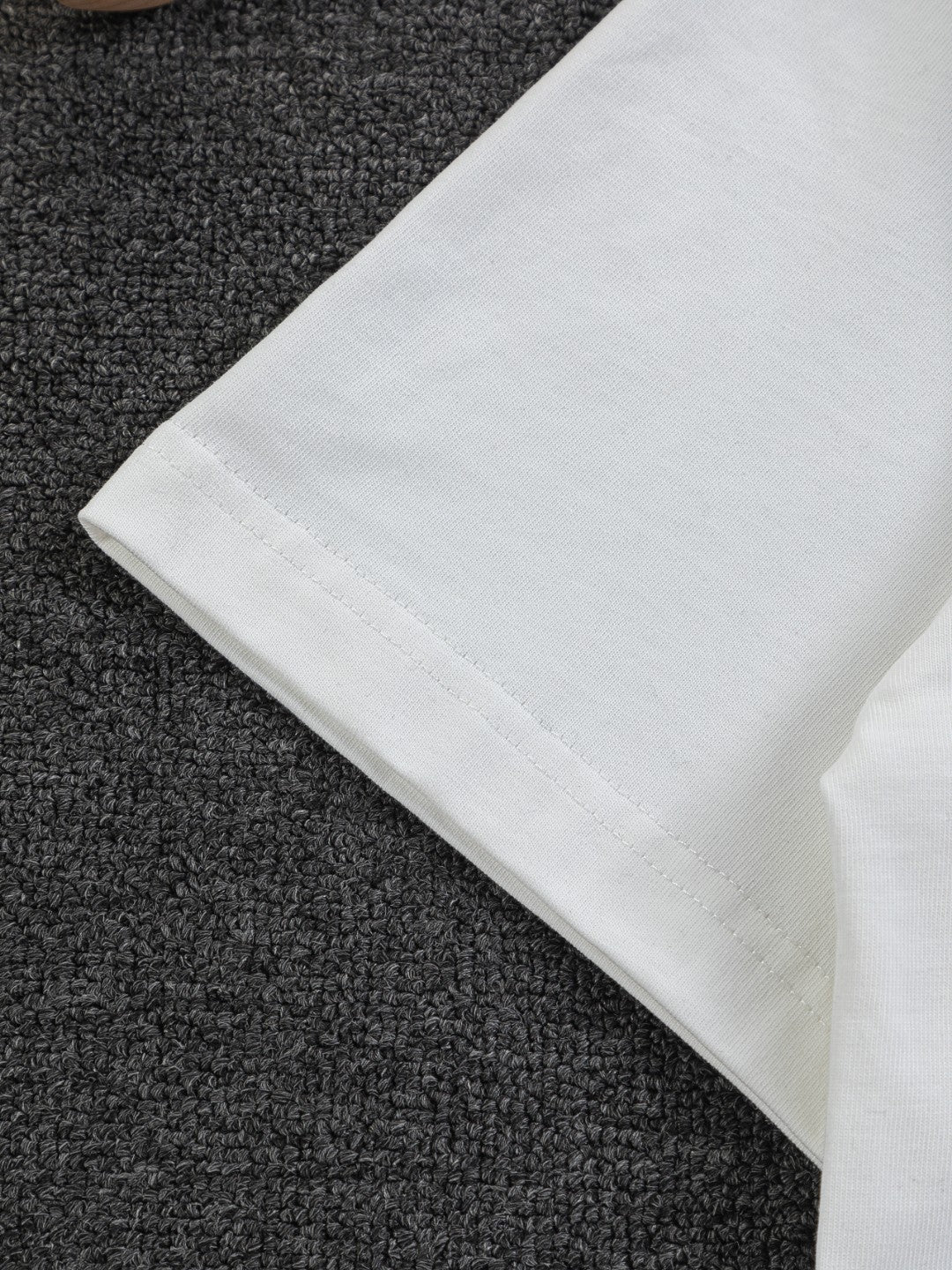 260120 New high-quality embroidered patchwork color-matched T-shirt