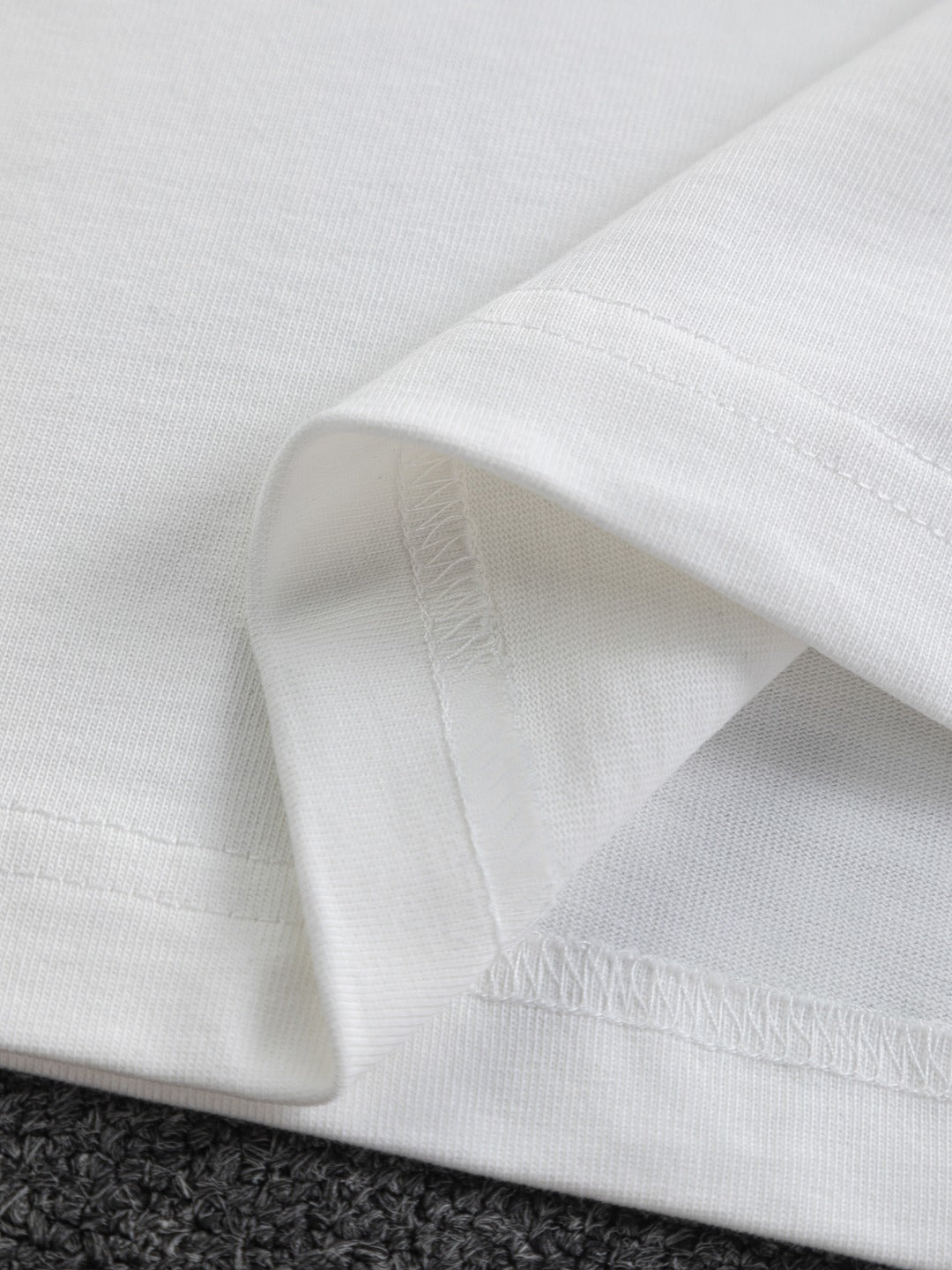 260120 New high-quality embroidered patchwork color-matched T-shirt