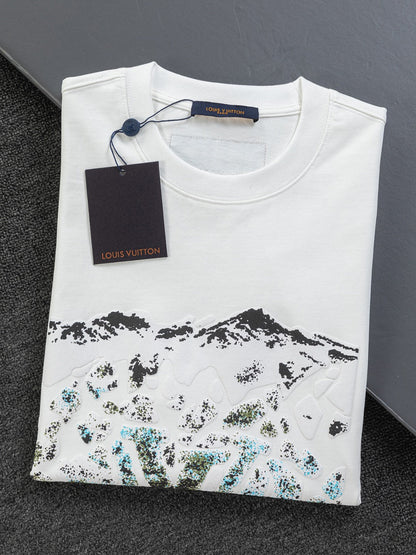 260120 New high-quality and elaborately crafted plush foam printed T-shirt
