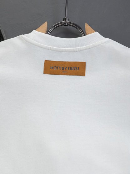 260120 New high-quality and elaborately crafted plush foam printed T-shirt