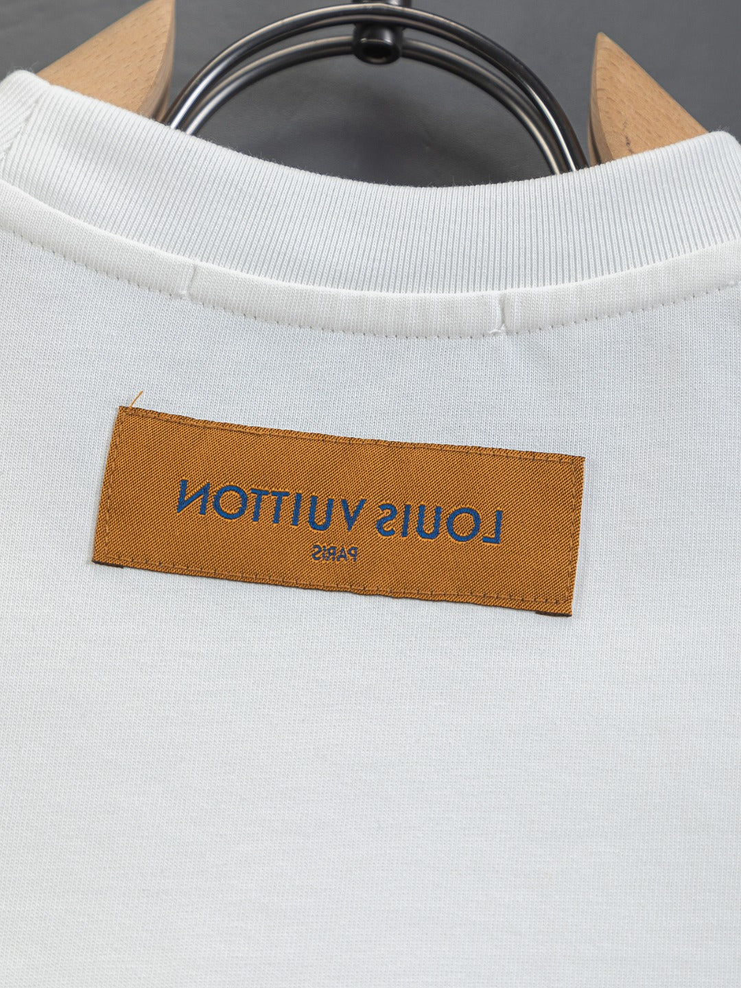 260120 New high-quality and elaborately crafted plush foam printed T-shirt