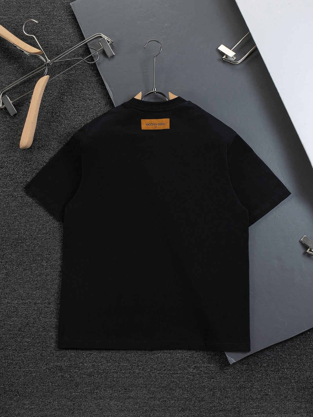 260120 New high-quality and elaborately crafted plush foam printed T-shirt