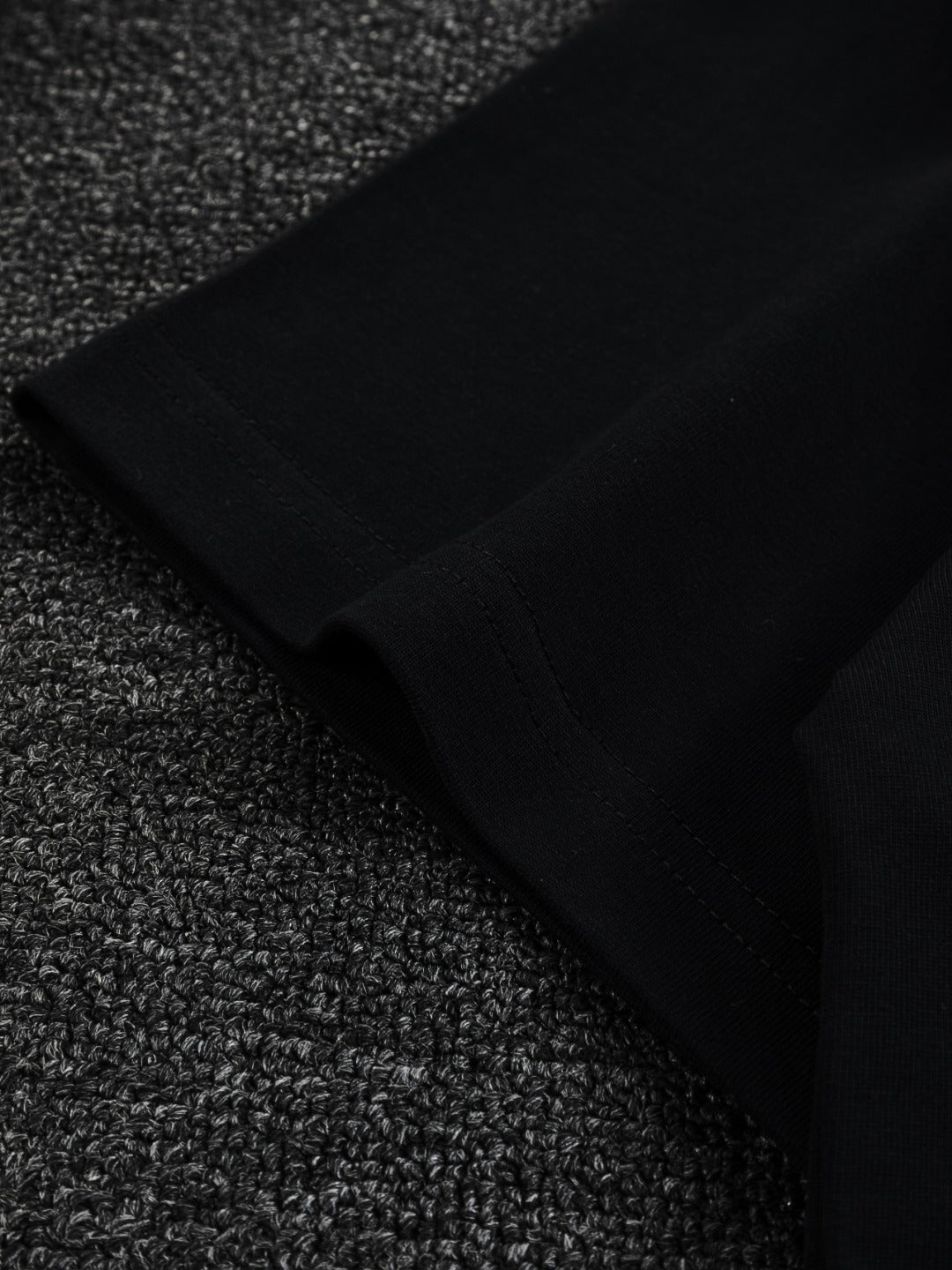 260120 New high-quality and elaborately crafted plush foam printed T-shirt