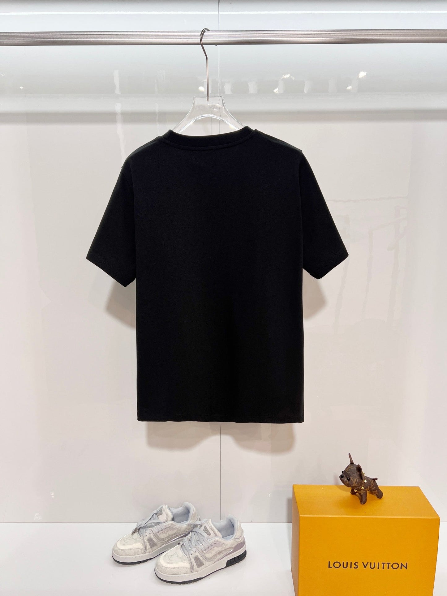 260306 New high-quality shoes with embroidered patches T-shirt