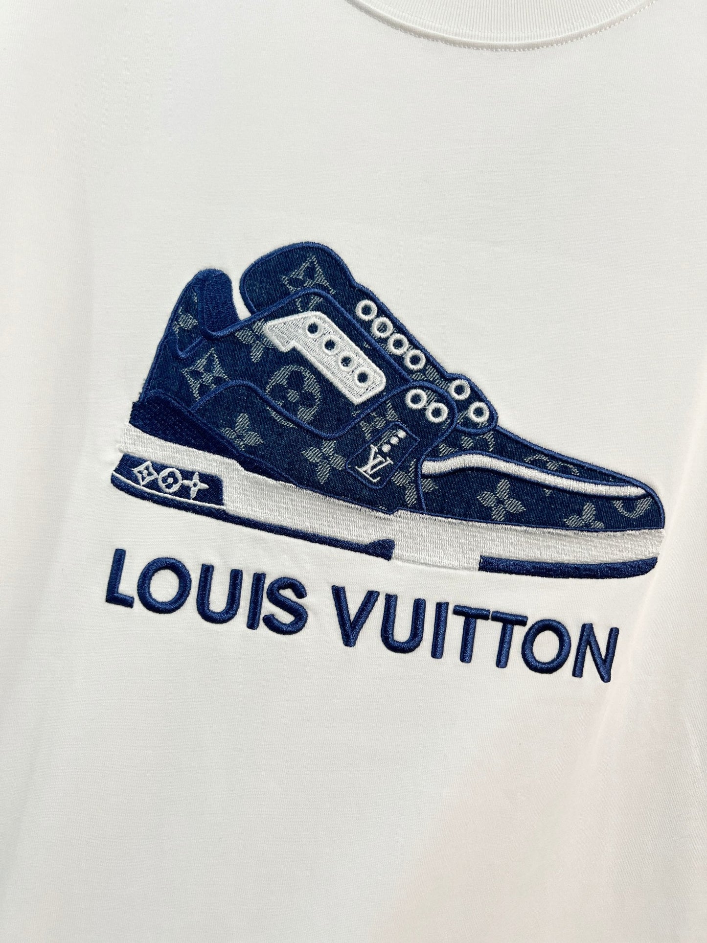 260306 New high-quality shoes with embroidered patches T-shirt