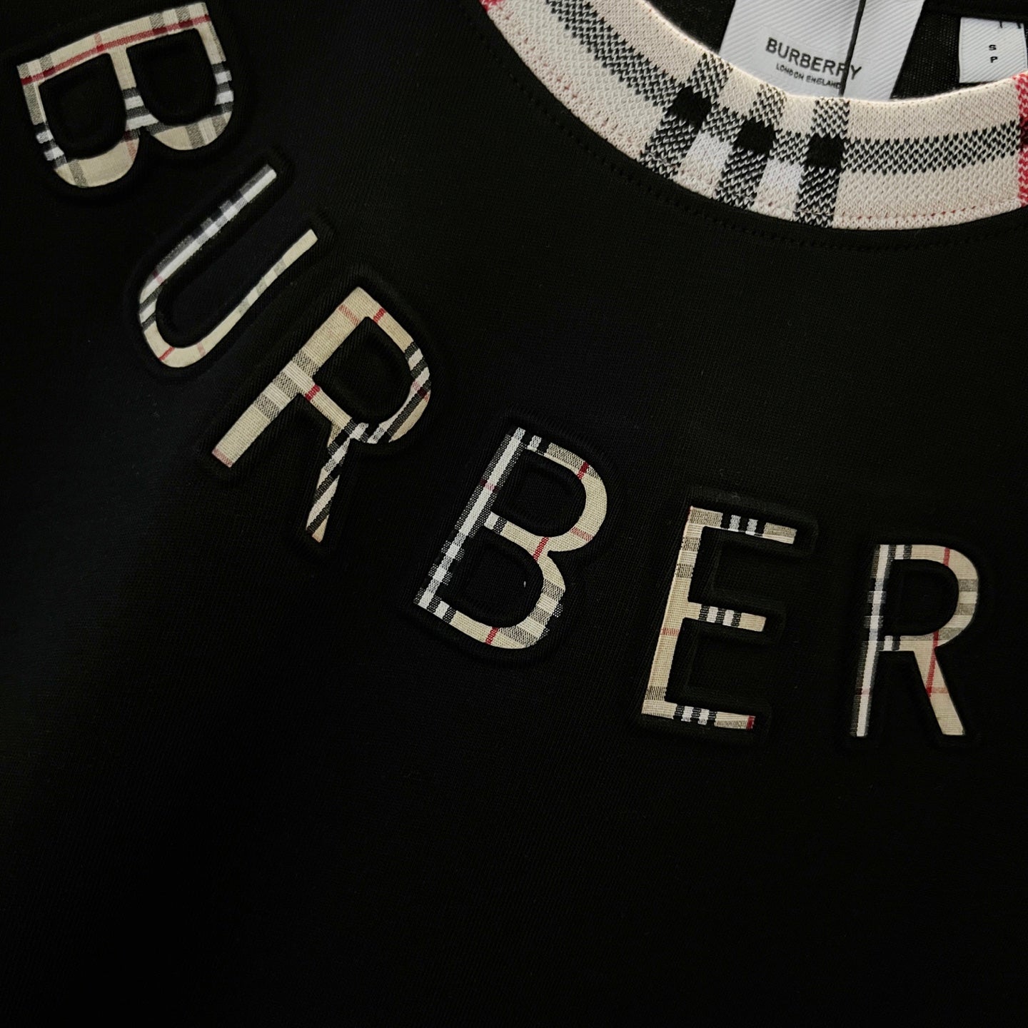 260306 New high-quality striped collar embroidered T-shirt