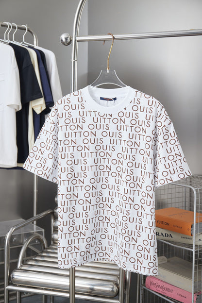 260306 New high-quality T-shirt with irregular letter patterns printed all over