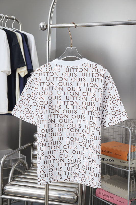 260306 New high-quality T-shirt with irregular letter patterns printed all over