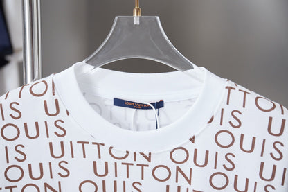 260306 New high-quality T-shirt with irregular letter patterns printed all over