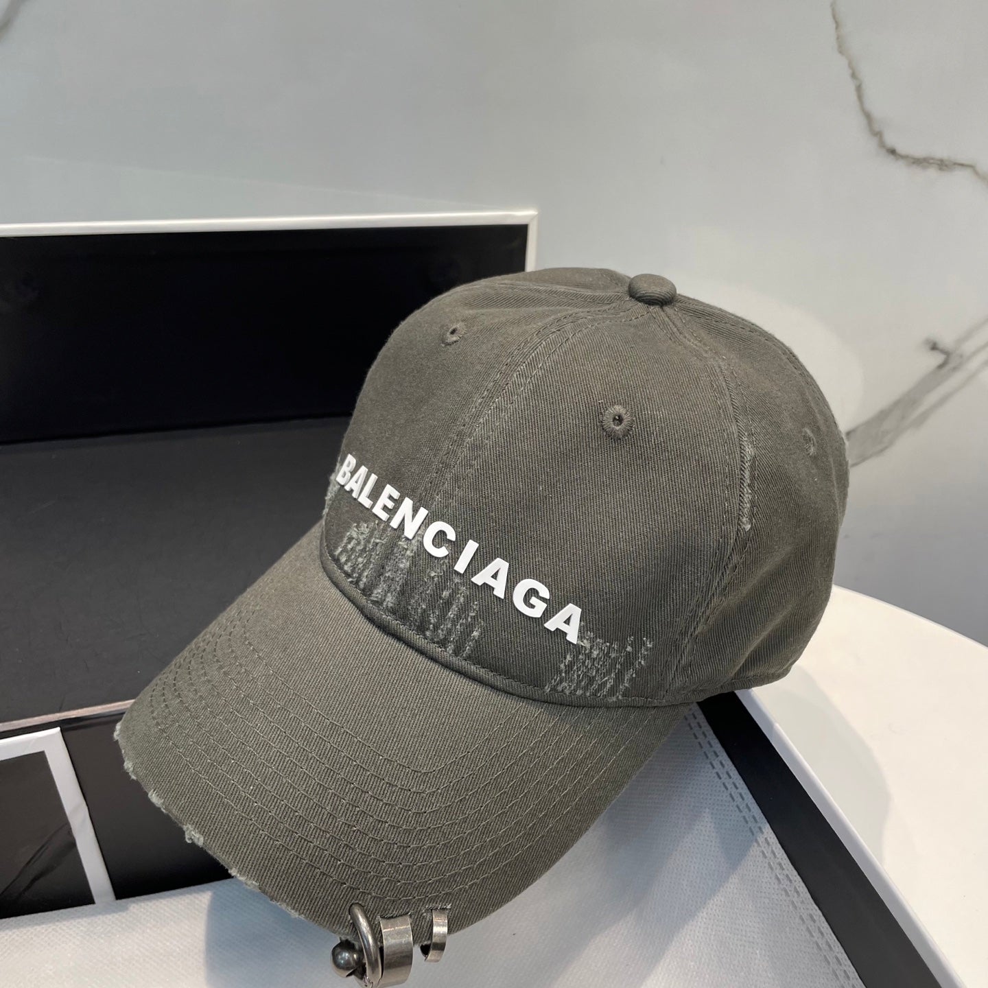 251028 New essential baseball cap for daily outfits
