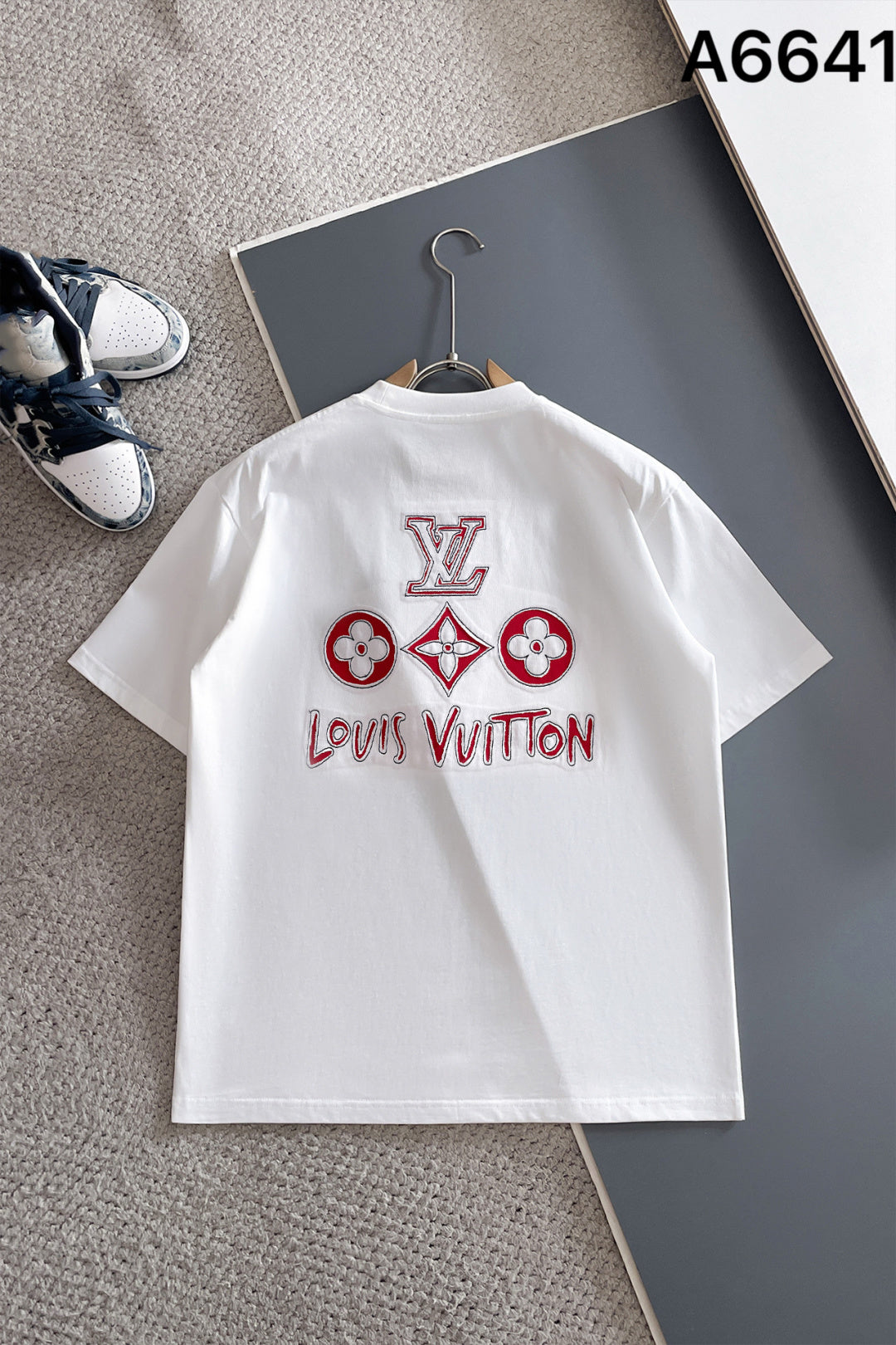 060311 New high-quality fabric embroidered T-shirt