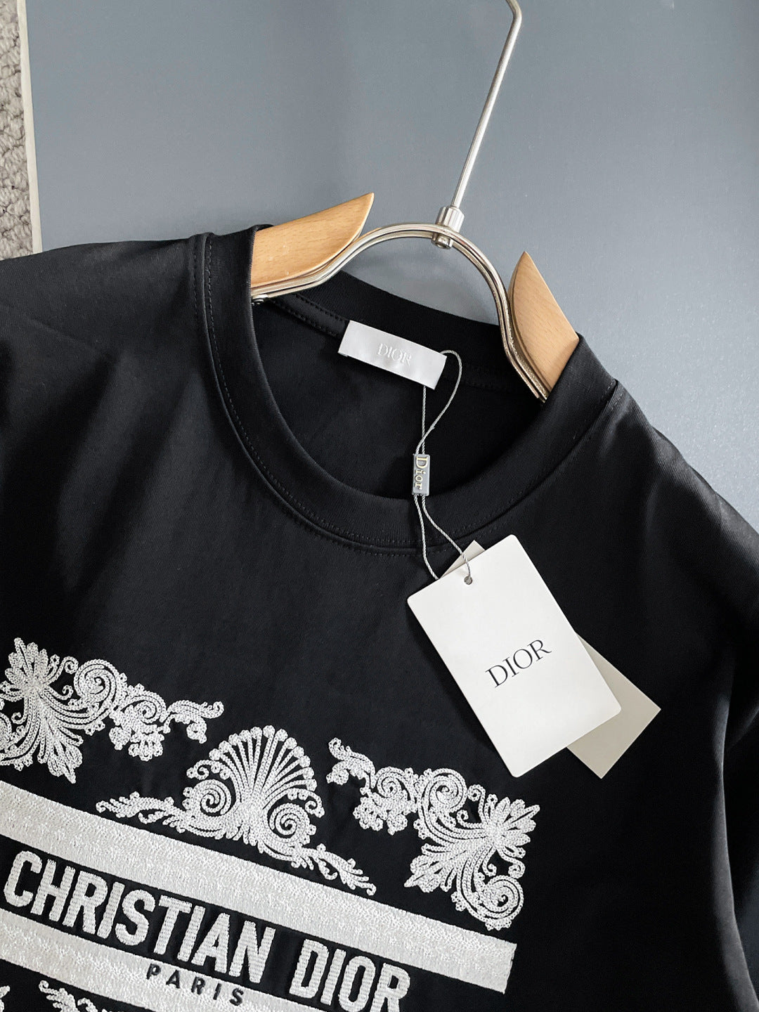 060311 New high-quality large-scale embroidered T-shirt