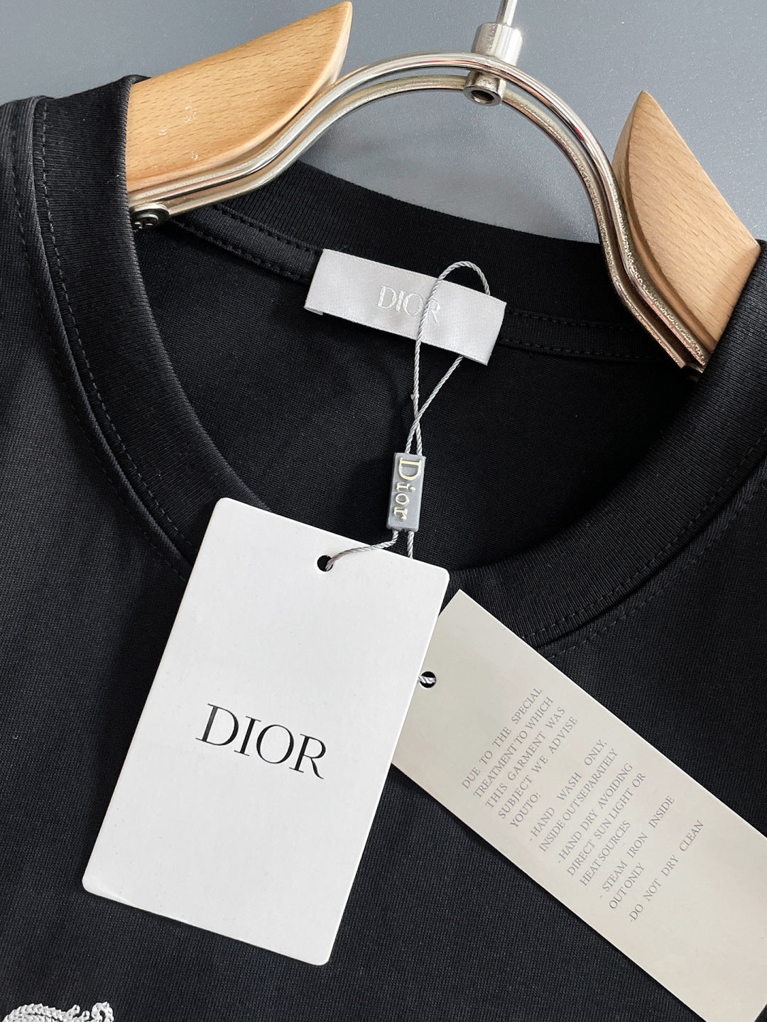 060311 New high-quality large-scale embroidered T-shirt