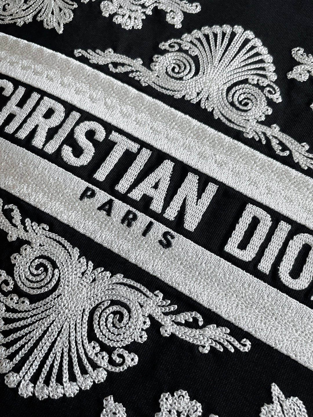 060311 New high-quality large-scale embroidered T-shirt