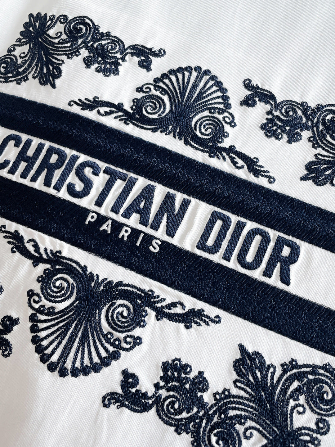060311 New high-quality large-scale embroidered T-shirt