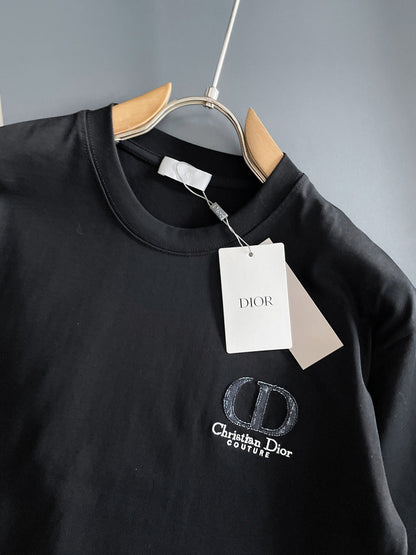 060311 New high-quality embroidered T-shirt with fabric pattern