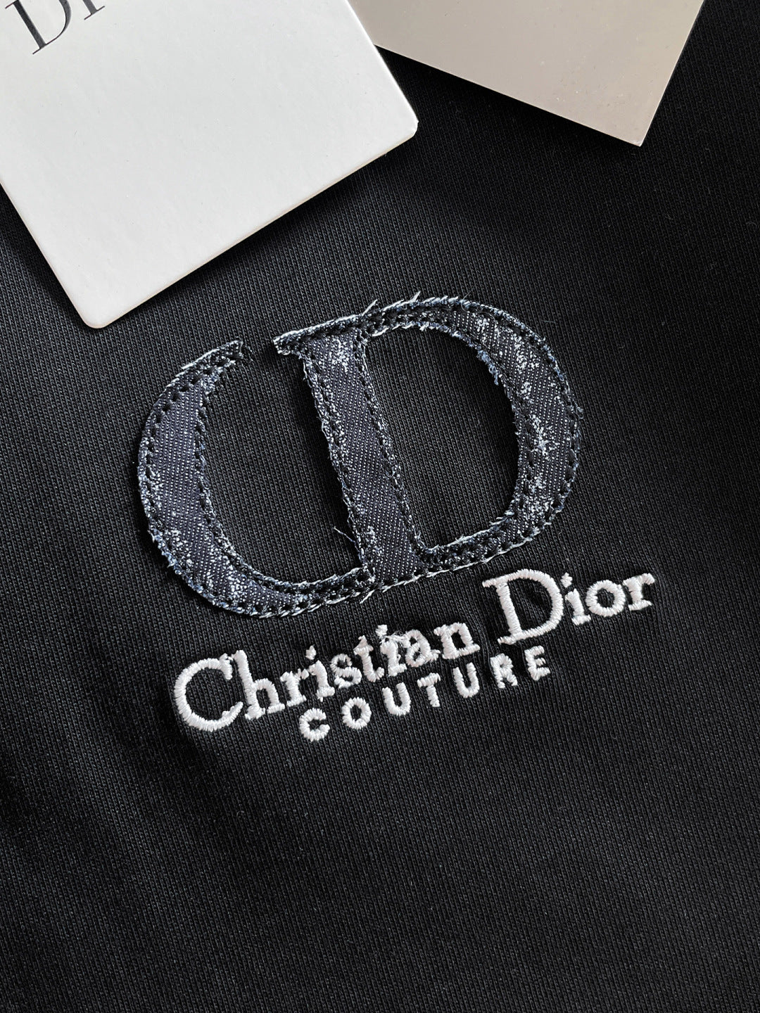 060311 New high-quality embroidered T-shirt with fabric pattern