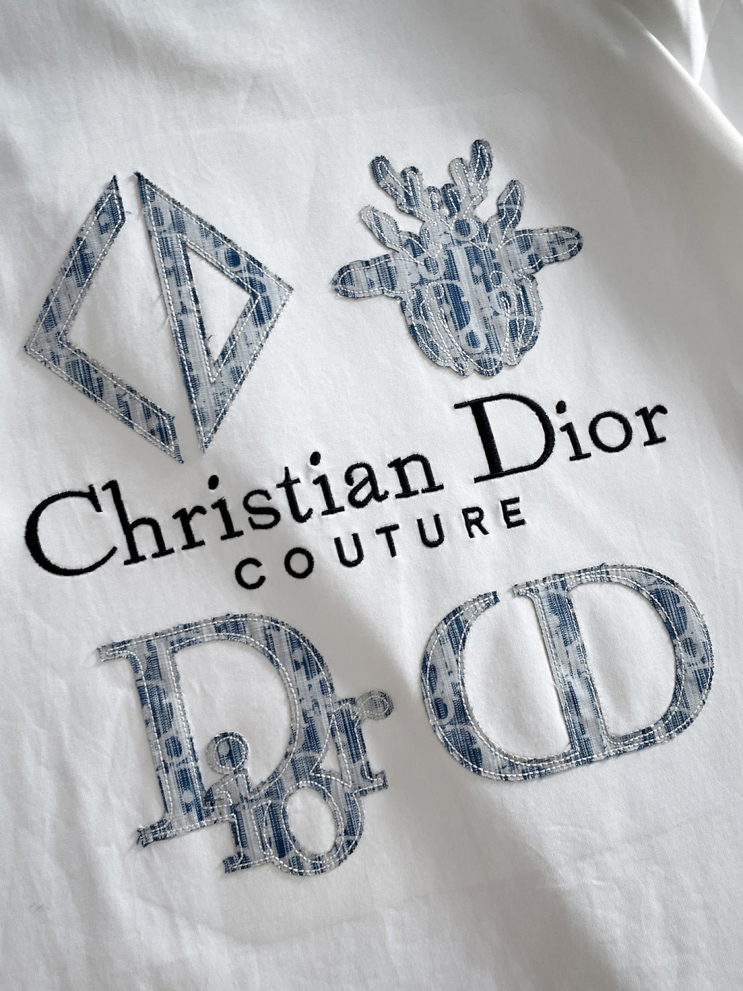 060311 New high-quality embroidered T-shirt with fabric pattern
