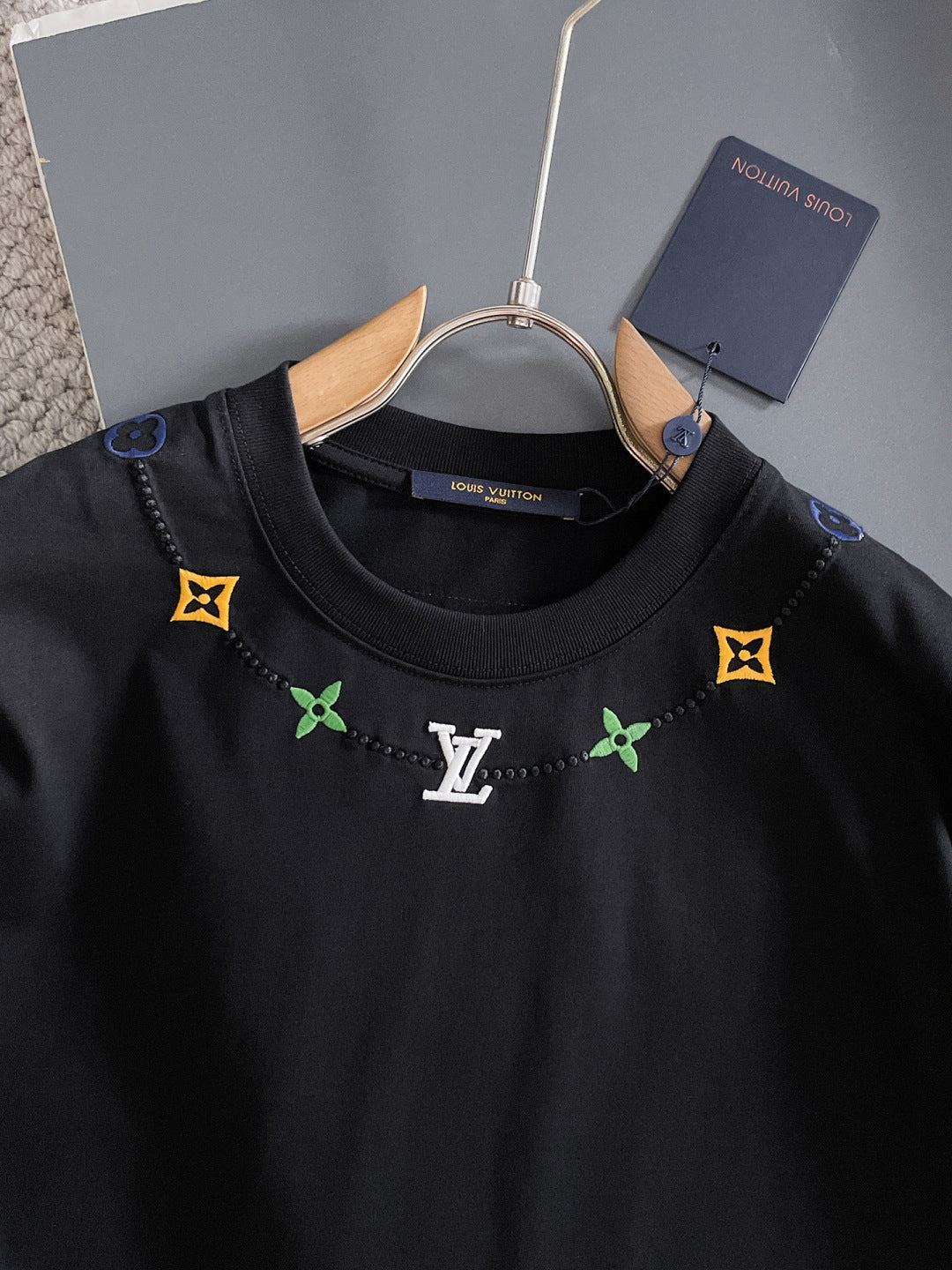 060311 New high-quality embroidered color-matched T-shirt
