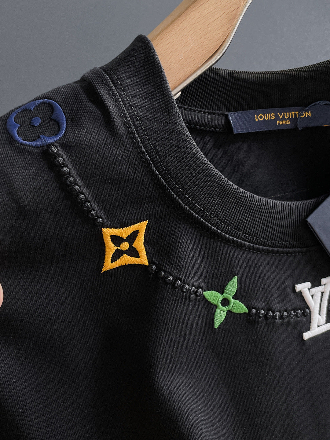 060311 New high-quality embroidered color-matched T-shirt