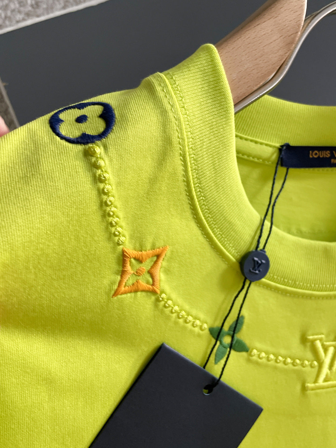 060311 New high-quality embroidered color-matched T-shirt