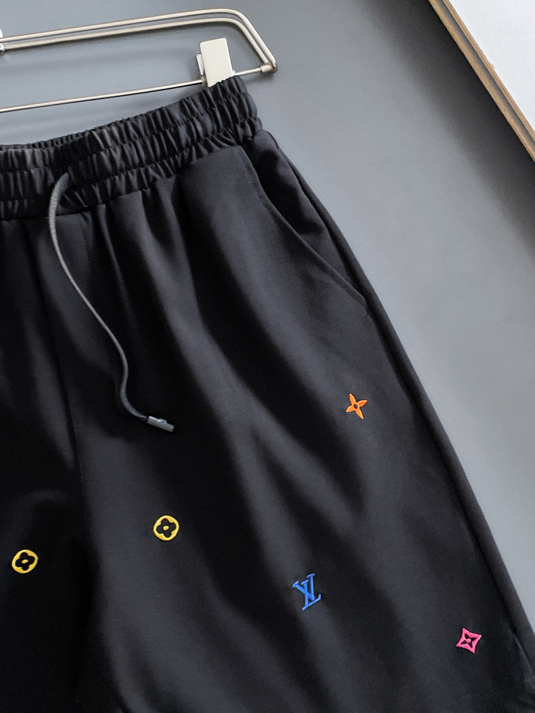 260311 New high-quality multi-color small icon embroidered shorts