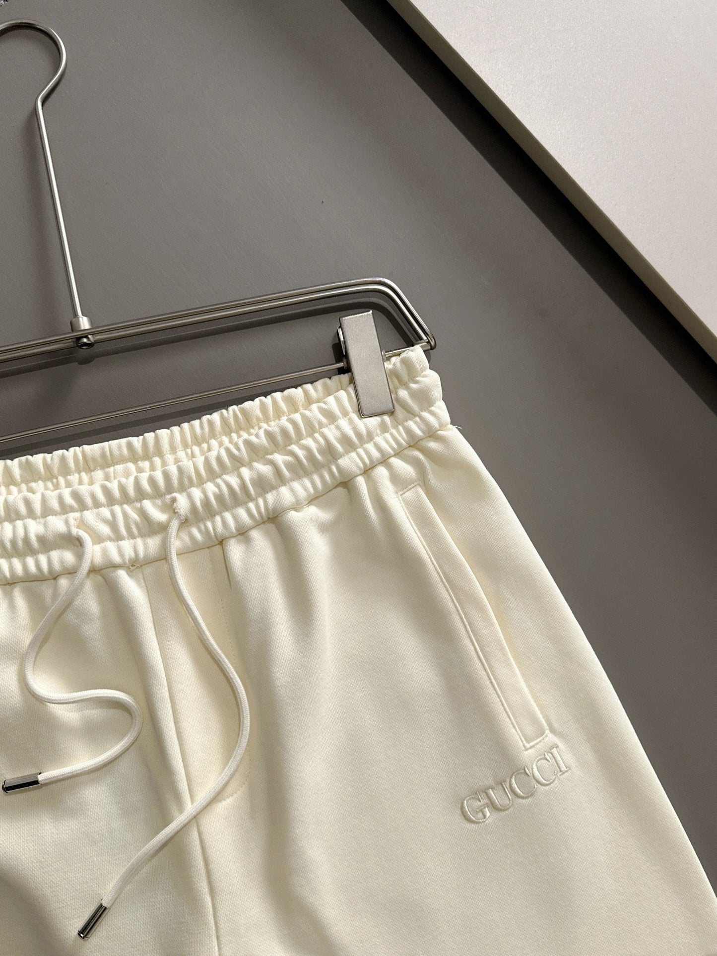 260311 New high-quality large-pattern embroidered fabric shorts