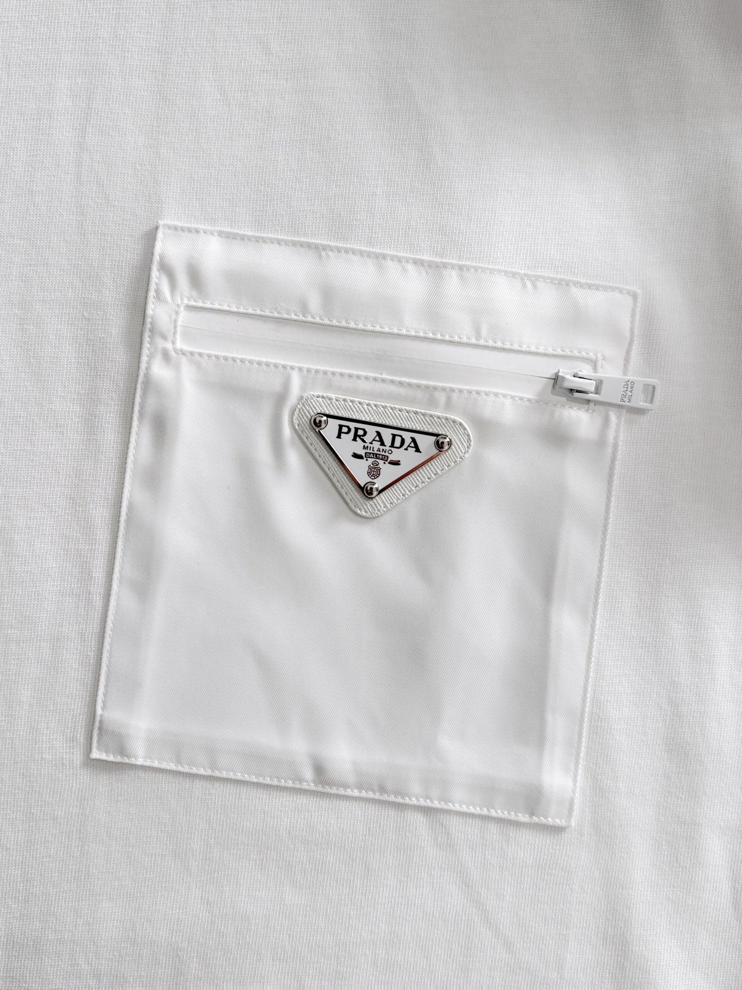060311 New high-quality pocketed triangular logo T-shirt