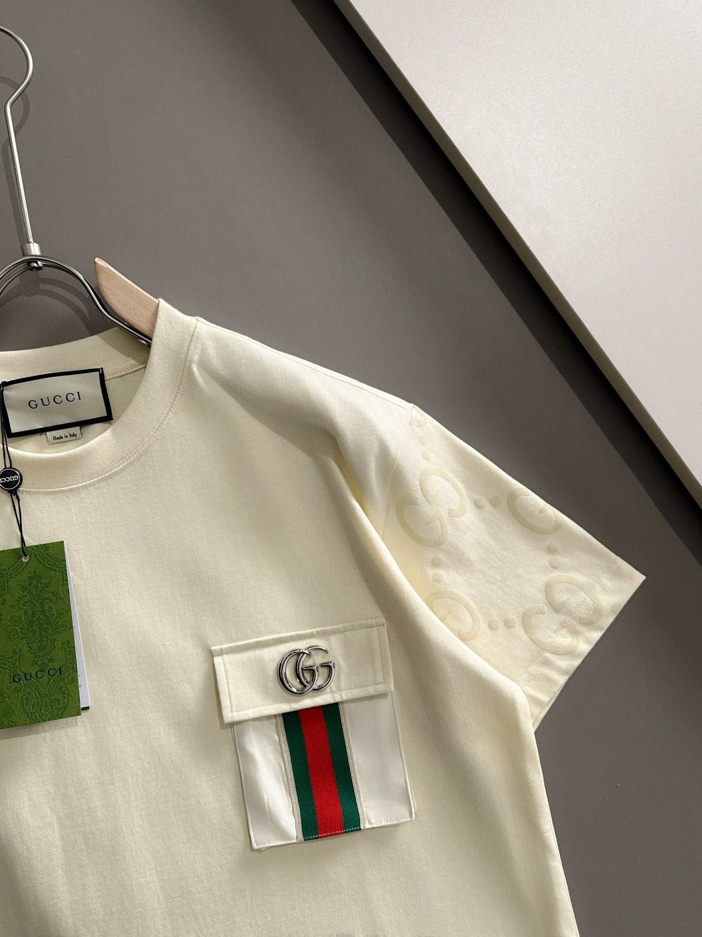 060311 New high-quality sleeve patch pocket T-shirt